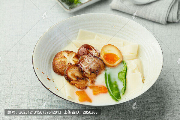 骨湯叉燒寬拉面