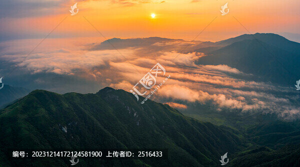 山川山脈日出日落云海風光
