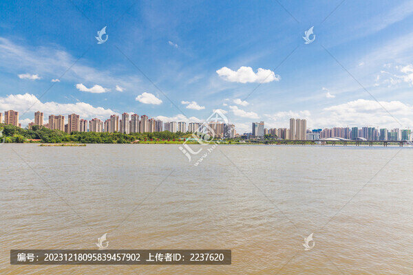 城市江邊風(fēng)景