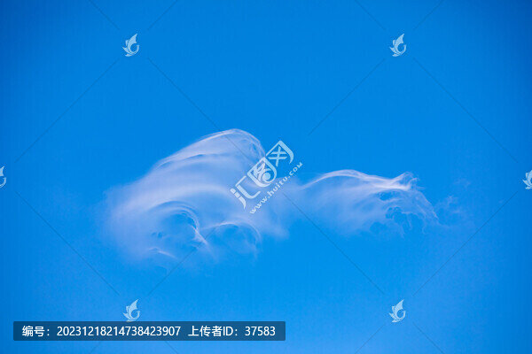 奇形怪狀的云