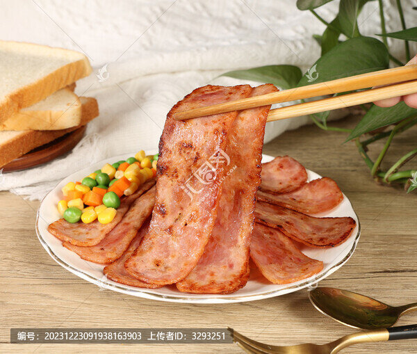 煎培根條特寫