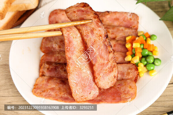 煎培根條特寫