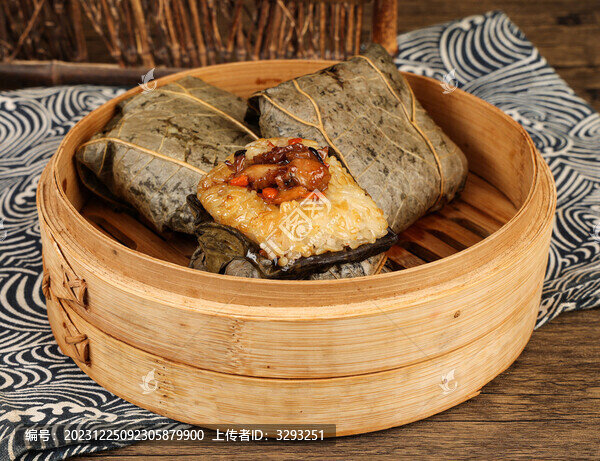 傳統(tǒng)美食荷香糯米雞