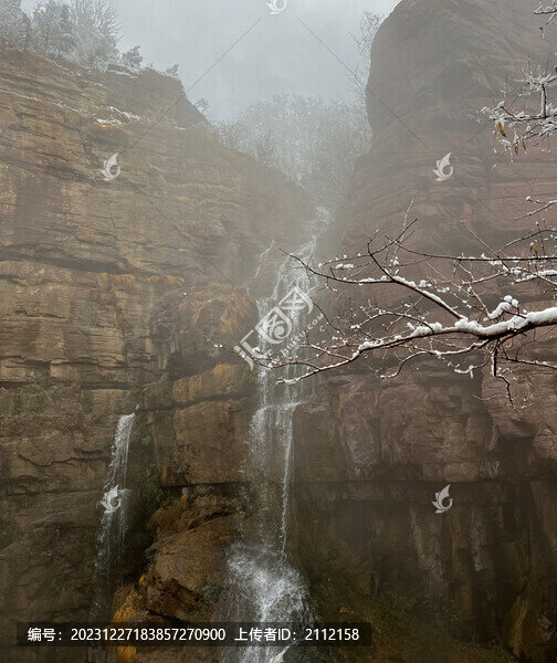 紅石峽瀑布雪景