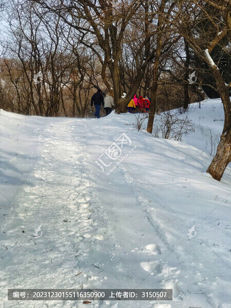雪地穿越