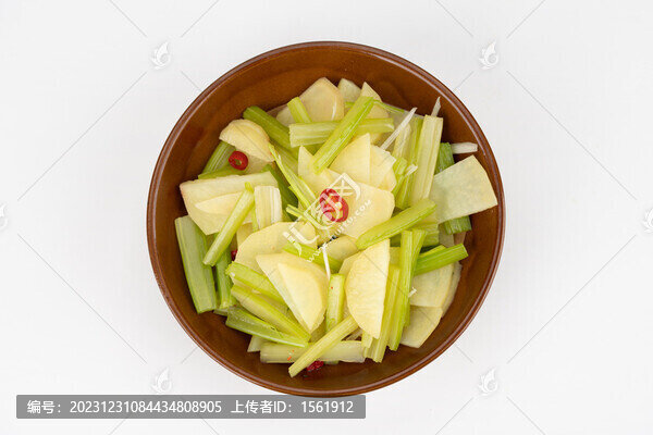 芹菜炒土豆片