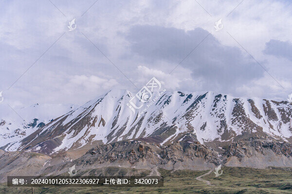 中國青海果洛州阿尼瑪卿雪山風(fēng)光