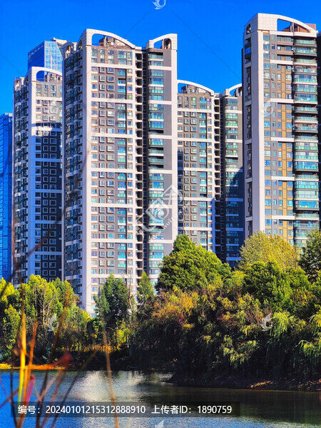 河邊高樓