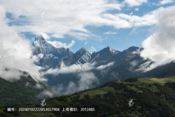 四姑娘山