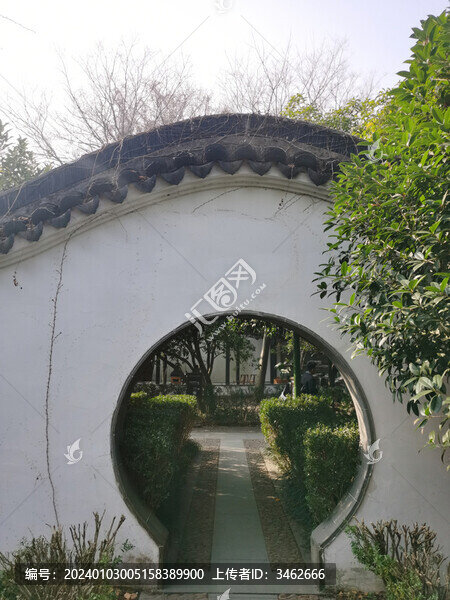 中式園林圓形拱門(mén)