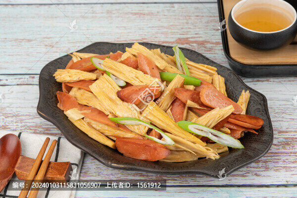 火腿腸炒腐竹
