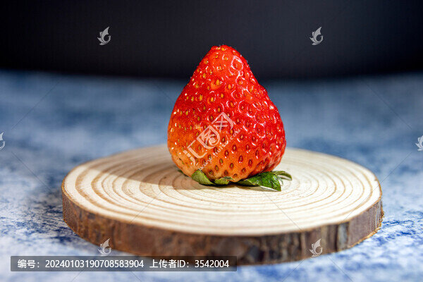 單個草莓