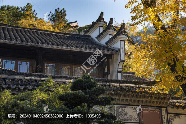 古宅秋景