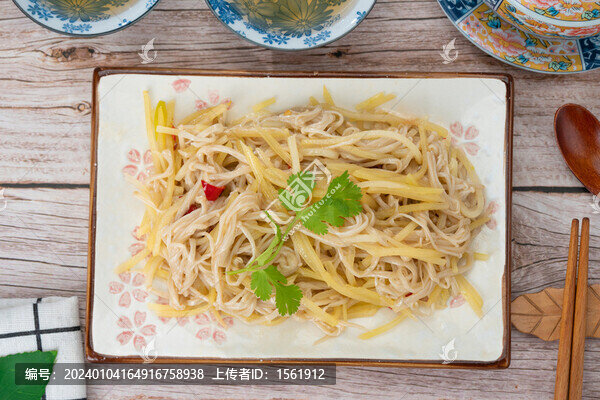 金針菇炒土豆絲