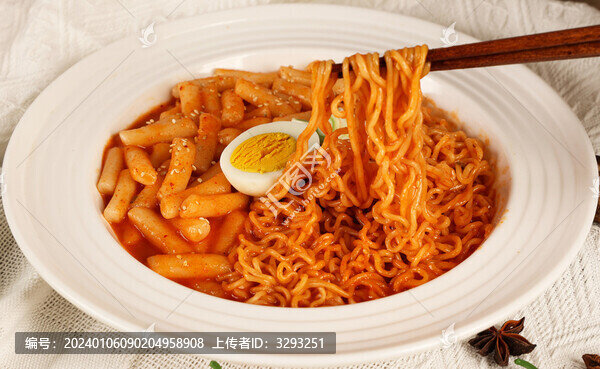 韓式風(fēng)味美食年糕拉面