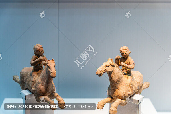 陜歷博的唐代彩繪打馬球俑