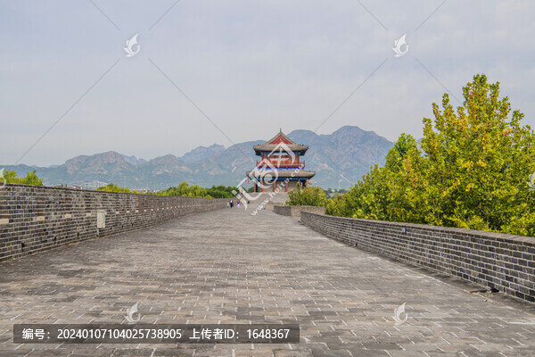 天下第一關(guān)古城樓迎恩樓山峰