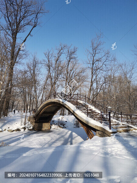 雪景小橋