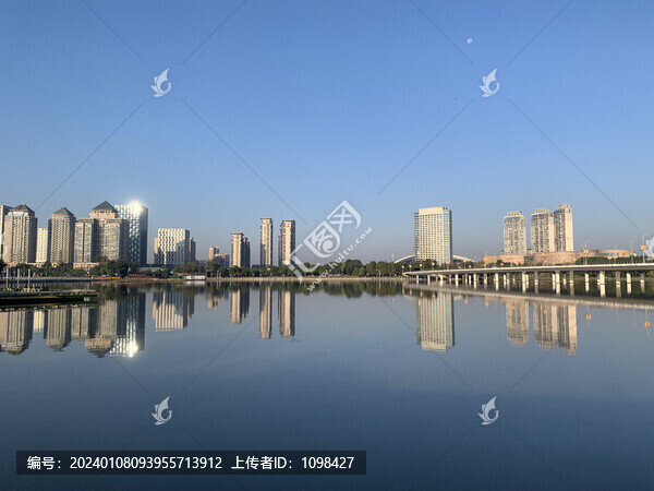 京華城明月湖公園晨光