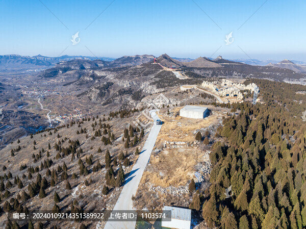 濟(jì)南月牙山谷石頭部落