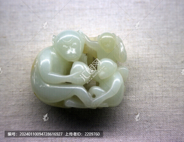 青玉三猴捧壽擺件