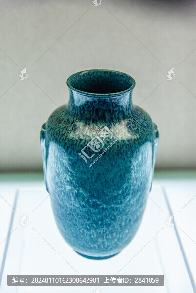清乾隆款爐鈞釉燈籠瓶