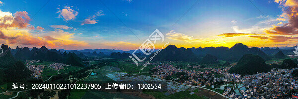 廣西鐘山英家古鎮(zhèn)晚霞全景航拍圖