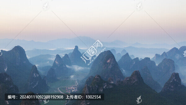 廣西鐘山畫(huà)廊云海朝霞航拍