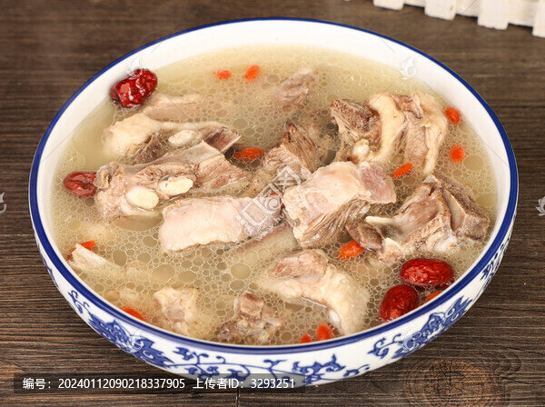 中國(guó)傳統(tǒng)美食羊肉湯特寫(xiě)