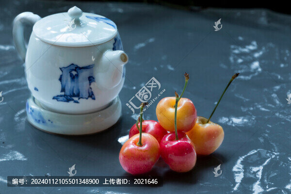 青花瓷茶具逆光智利車厘子