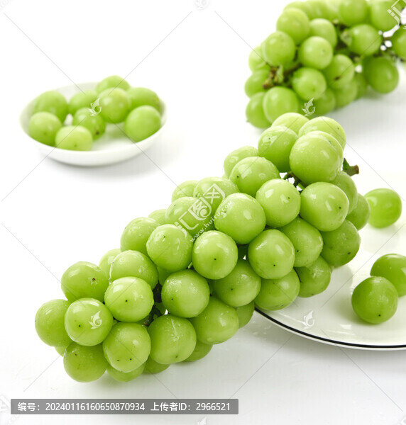 一串青葡萄
