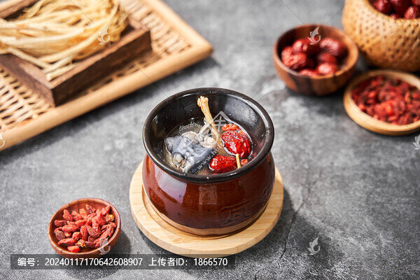 黨參桂圓烏雞燉湯