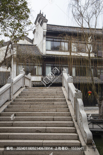石橋灰瓦古建筑