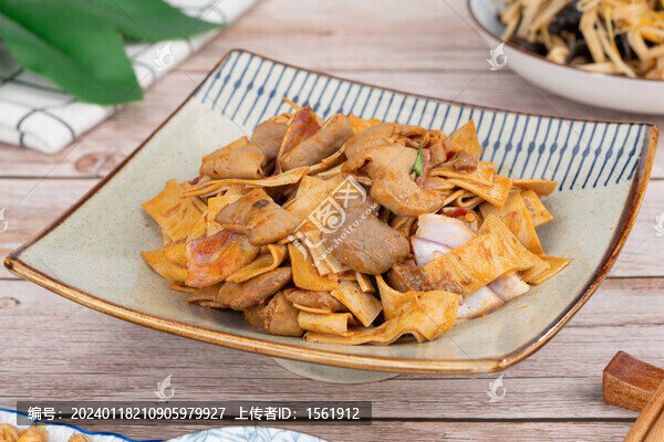 豆皮燒肥腸