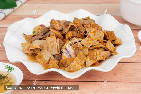 豆皮燒肥腸