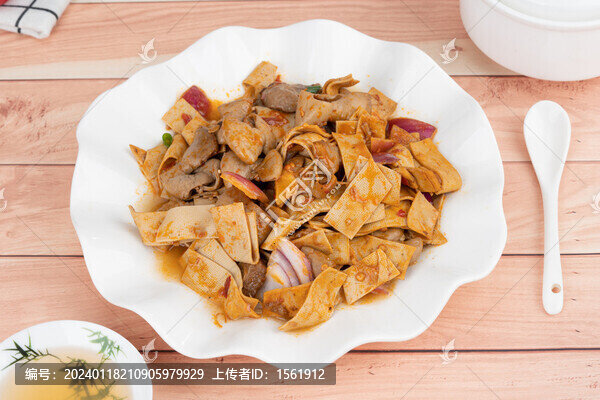 豆皮燒肥腸