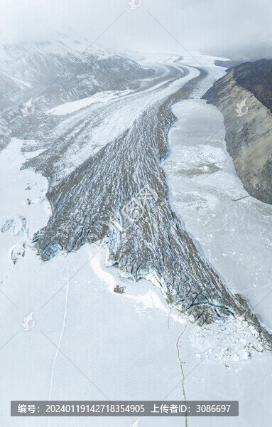 西藏昌都雅隆冰川冰舌