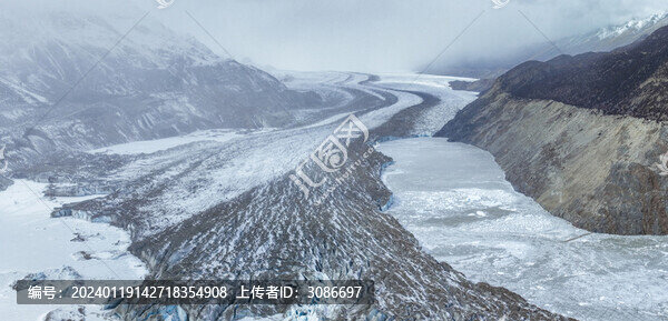 西藏昌都雅隆冰川