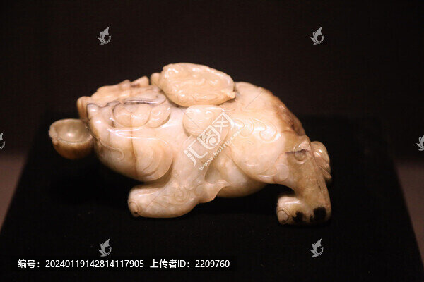 青白玉獸形硯滴