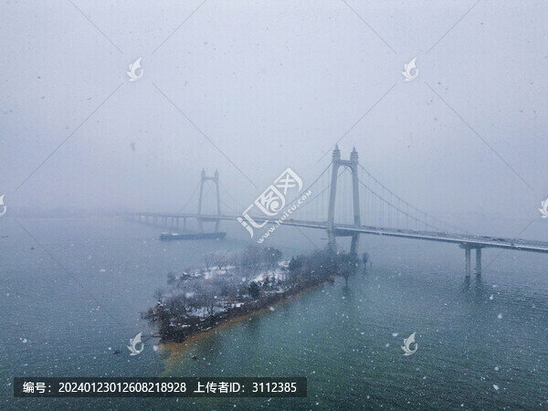 長(zhǎng)沙龍洲的雪景