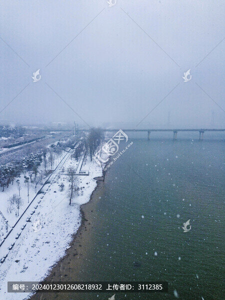 長沙三汊磯大橋的雪景