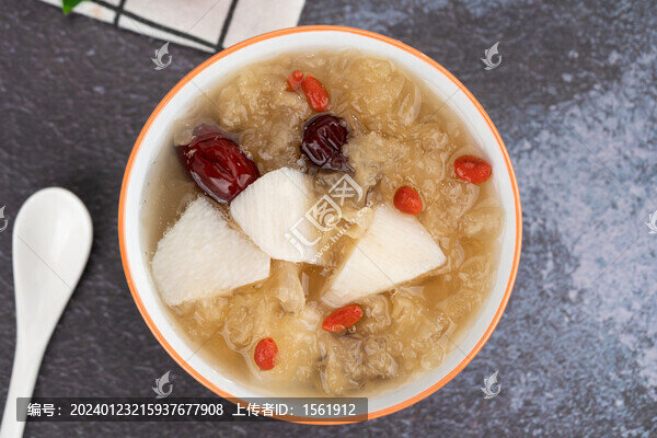 紅棗銀耳山藥粥