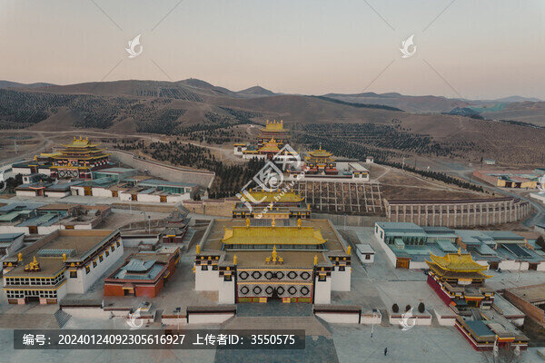 甘南安多合作寺院米拉日巴佛閣