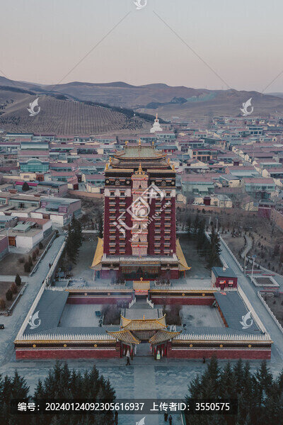 甘南安多合作寺院米拉日巴佛閣