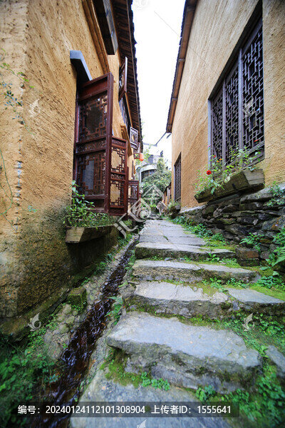 古村民居石板路
