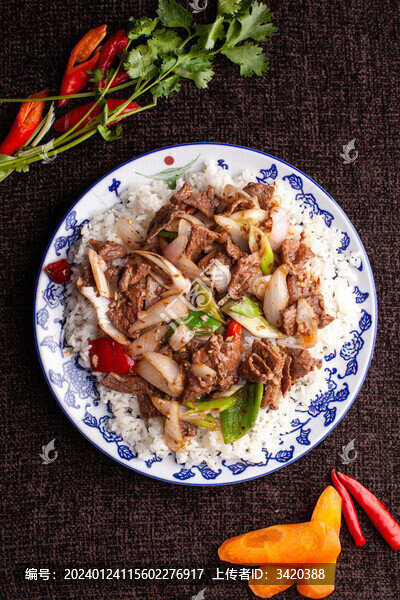 洋蔥炒牛肉蓋飯
