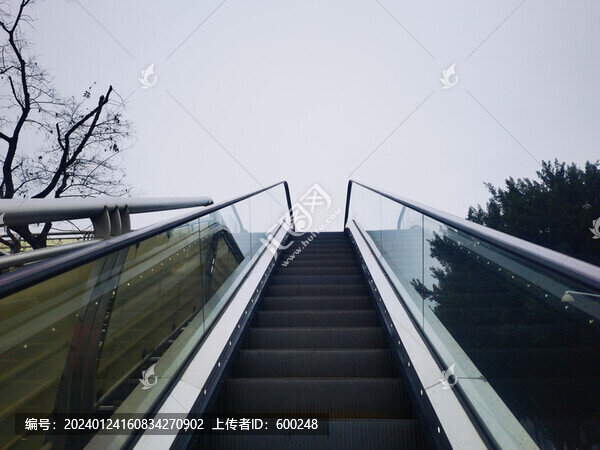 室外自動(dòng)扶梯