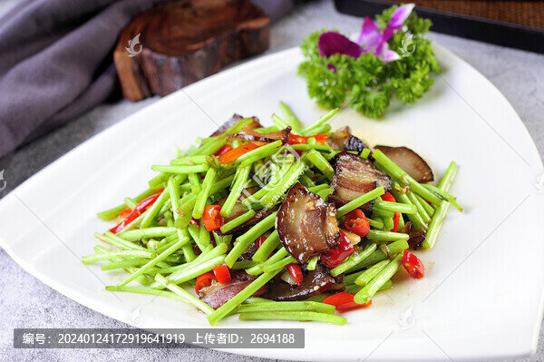蘺蒿炒臘肉