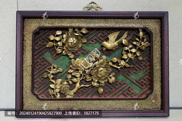 錦地透雕花鳥(niǎo)雕板