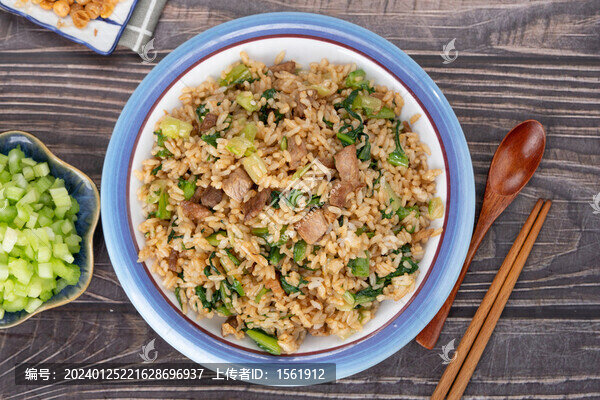 青菜肉片炒飯